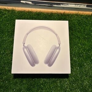 Apple AirPods Max Over-Ear Headphones - White/Silver Mix